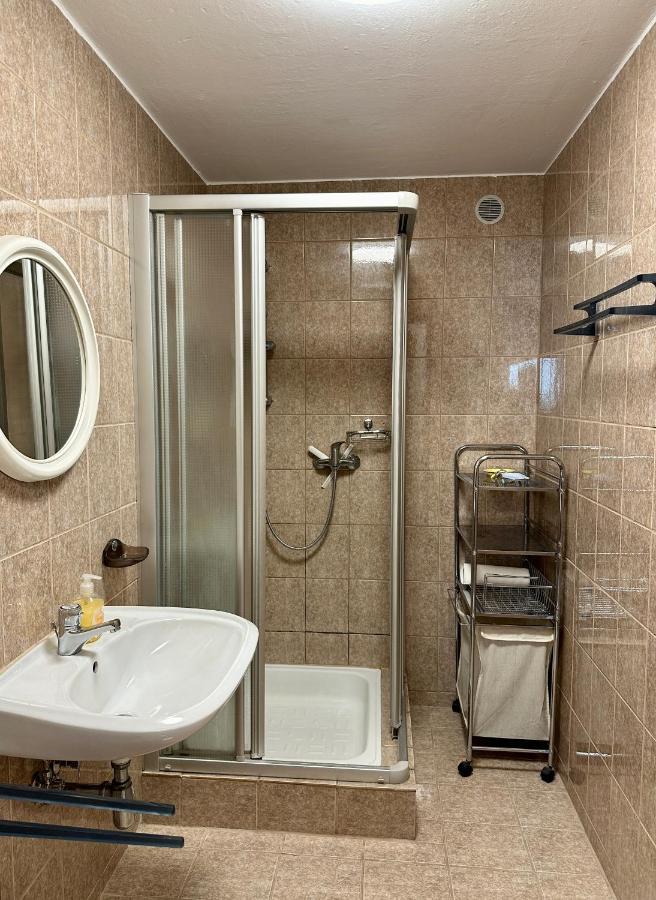 Сasa de vacaciones Ajo - Family House With Free Parking - Self-check-in Viena