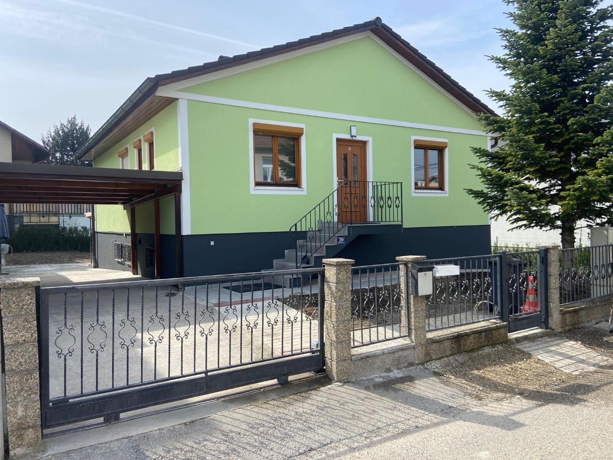 Сasa de vacaciones Ajo - Family House With Free Parking - Self-check-in *